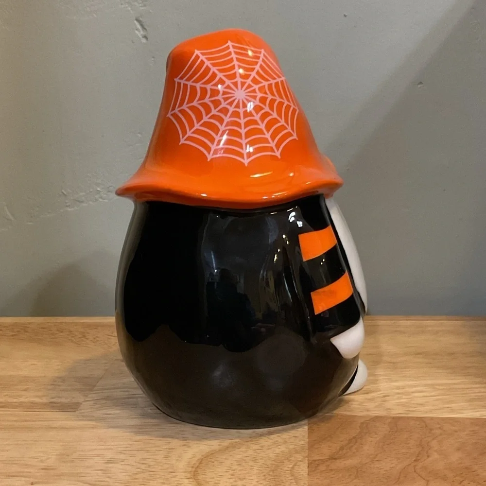 RAE DUNN ARTISANS COLLECTION CANDY INSPECTOR 8.5" TALL CERAMIC HALLOWEEN GNOME - Picture 5 of 6